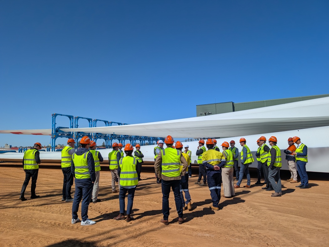 The delegation visits the cargo port of Geraldton, where the components for constructing a wind farm are unloaded. Copyright: adelphi