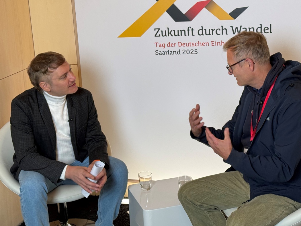 Hereon press spokesman Torsten Fischer in an interview with the Saarland State Chancellery. Photo: Hereon/Patrick Kalb-Rottmann