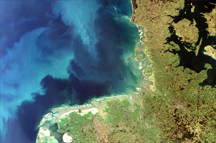 The DAM research mission takes a look at the use of Germany's coasts. Photo: Hereon/ Data from ESA MERIS satelite picture german coast