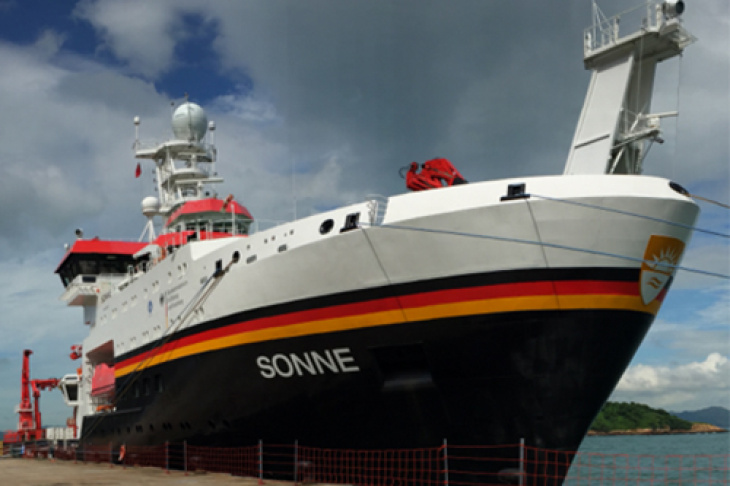 The Hereon was on the expedition research vessel SONNE in the Indian Ocean. Photo: Hereon/ Fadi El Gareb Photo Research Vessel SONNE