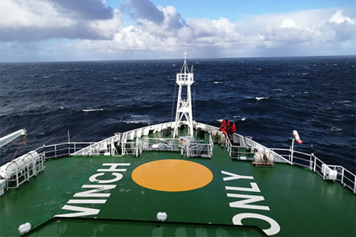 View from the research vessel SONNE on a microplastics expedition. Photo: Hereon/ Tristan Zimmermann Research Vessel Sonne