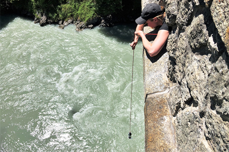 Alkalinity affects the uptake of CO<sub>2</sub> and contributes to the long-term buffering capacity of the ocean. Photo: Hereon/ Nele Lehmann Photo Alkalinity research