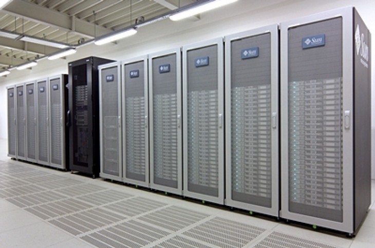 A high performance computer cluster used for simulations. <i>-image: Hereon-</i> Sun Cluster2 K